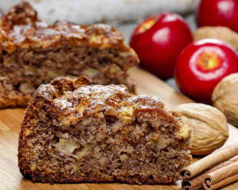 Cinnamon Apple Cake