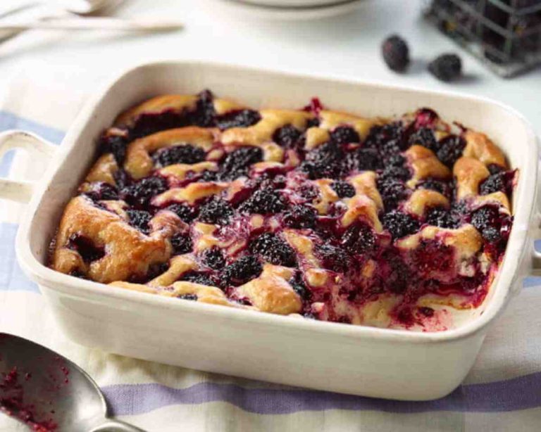 Easy and Delicious Blackberry Cobbler