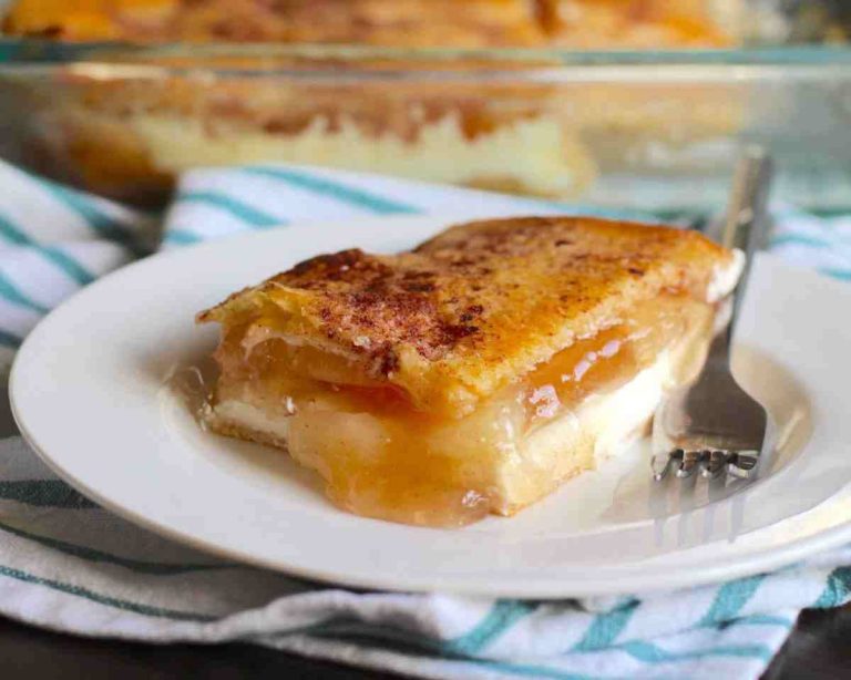 Apple Cheesecake Danish Bars Recipe