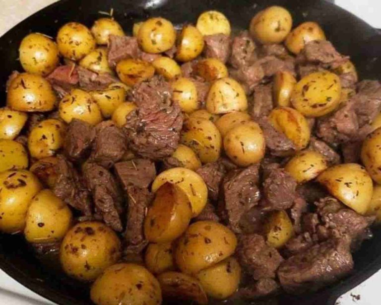 Garlic Butter Steak and Potatoes Skillet