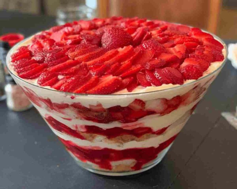 Strawberry Cheesecake Trifle