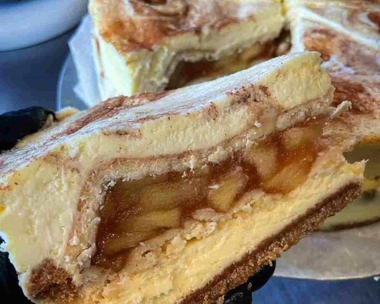 Apple Pie Stuffed Cheesecake