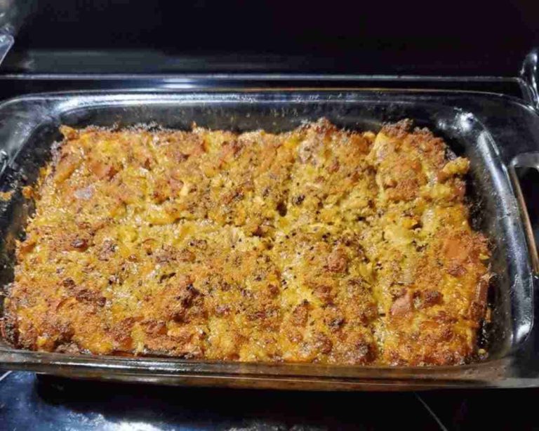 Easy and Delicious Chicken and Cornbread Casserole