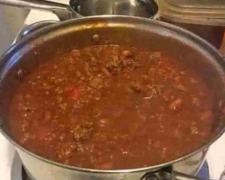 HUGE POT OF CHILLI