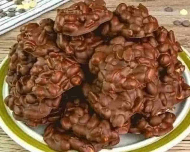 CHOCOLATE PECAN TURTLE CLUSTERS