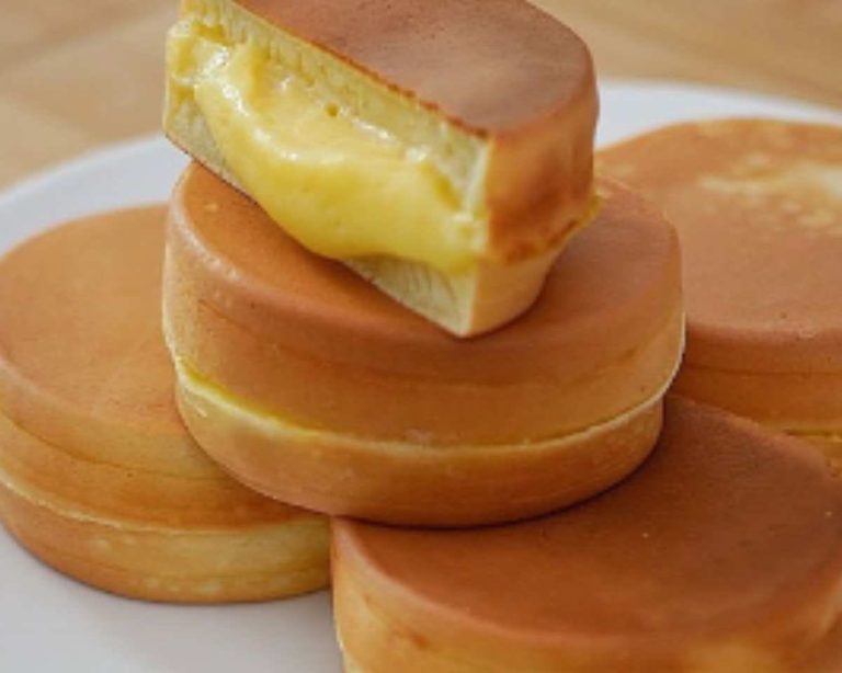 Fluffy Pancakes with Homemade Custard Filling