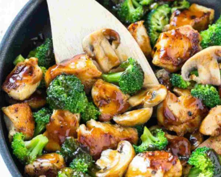 CHICKEN AND BROCCOLI STIR FRY