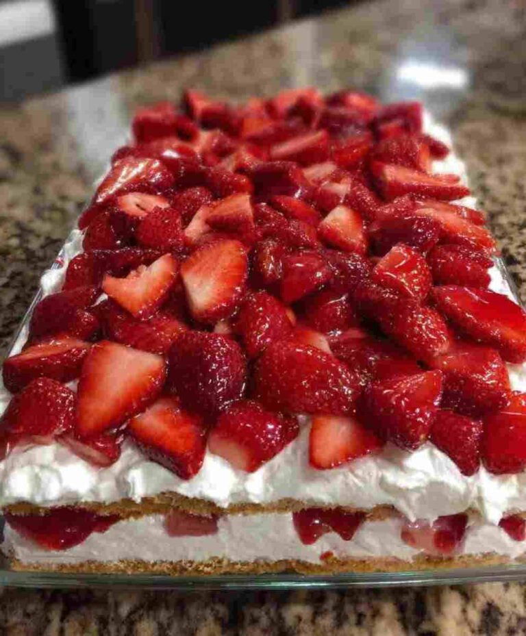 No-Bake Strawberry Icebox Cake